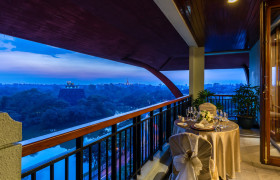 Chatrium Hotel Royal Lake Yangon - Royal Lake Suite